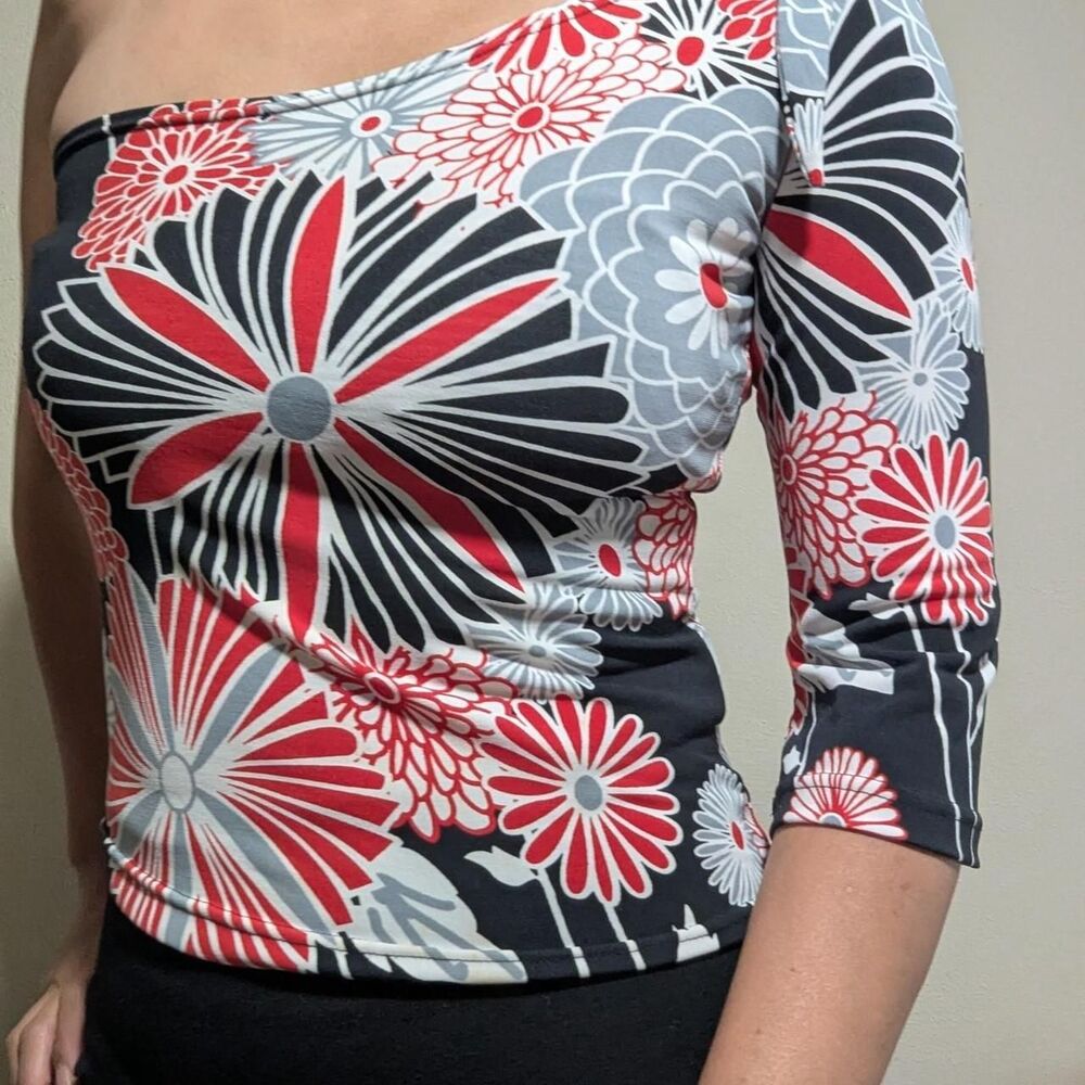Women's cute One shoulder Blouse with 3/4 sleeve and Asian inspired floral print